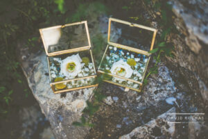 alliances-mini-serre-mariage-organisatrice-la-dolce-vita-chateau-de-rousillon-mariage-lot