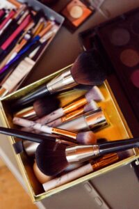 boite-a-pinceaux-de-maquillage-la-dolce-vita-organisation-mariage-toulouse