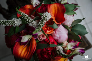bouquet-colore-et-chaud-la-dolce-vita-organisation-mariage-toulouse