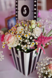 bouquet-dans-pots-a-popcorn