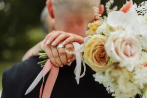 bouquet-et-bague-de-la-mariee