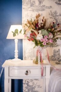 bouquet-tendance-fleurs-fraiches-et-fleurs-sechees