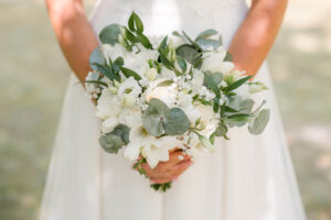 bouquet-tres-naturel-blanc-et-vegetal