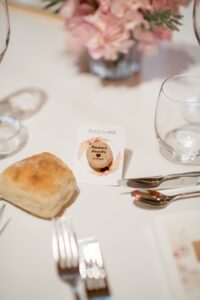 cadeau-invite-bouchon-vin-min