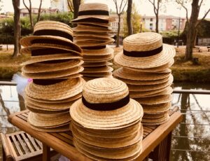 cadeau-invites-chapeaux-de-paille-organisation-de-mariages-la-dolce-vita