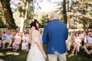 ceremonie-d-engagement-sous-les-arbres-du-manoir-du-thouron