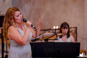 chanteuse-eglise-carine-dos-santos