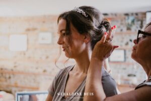 chignon-et-tiare-la-dolce-vita-organisation-mariages-toulouse