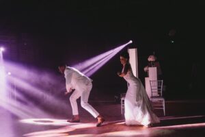 choregraphie-de-jeunes-maries