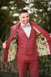 costume-personnalise-bouteille-de-vin-min