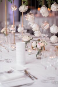 detail-suspension-fleurs-depuis-selette