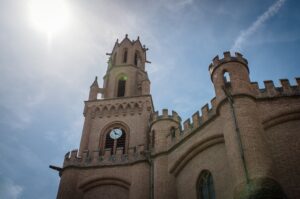 eglise-en-occitnaie-la-dolce-vita-organisation-de-mariages-toulouse