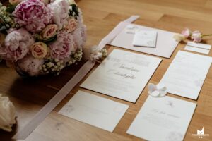 flatlay-carterie-haut-de-gamme-mariage