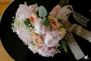 le-bouquet-de-roses-et-pivoines_1