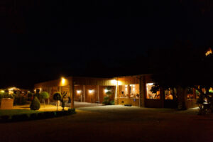 manoir-du-thouron-de-nuit