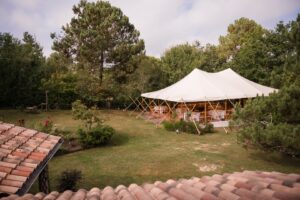 mariage-chez-soi-avec-montage-chapiteau