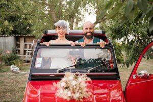 mariage-civil-uniovers-champetre-avec-2cv