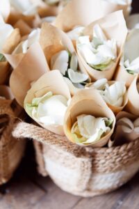 panier-petales-sortie-eglise