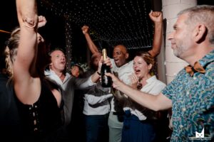 quand-une-table-gagne-une-bouteille-de-champagne