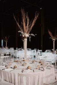 salle-deco-table-branchage-mariage