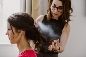 spray-final-coiffure-mariee-la-dolce-vita-organisation-mariages-toulouse