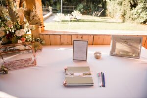 table-des-dons-avec-livre-d-or