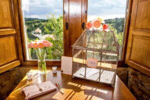 table-des-dons-fleurie-et-cage-la-dolce-vita-organisation-de-mariages-toulouse