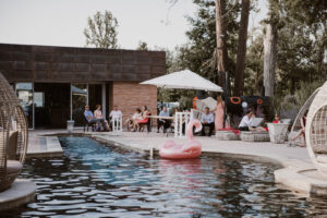 vin-d-honneur-au-bord-piscine-mariage-toulouse-organisatrice-la-dolce-vita-chateau-de-la-garrigue